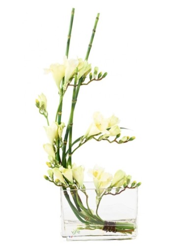 Композиция "Бяла фрезия"